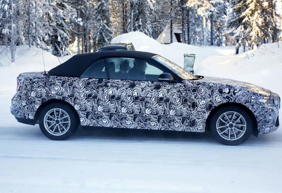 BMW 2-series cabrio: spy shots