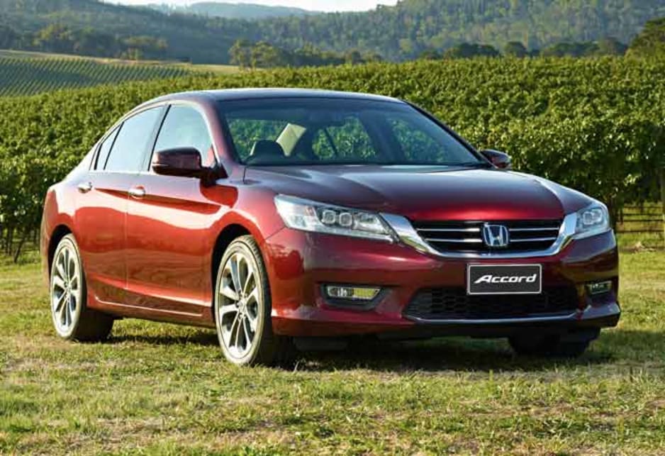 By their nature conservative cars rarely undergo radical styling changes and the 2013 Accord looks very much like its predecessor.