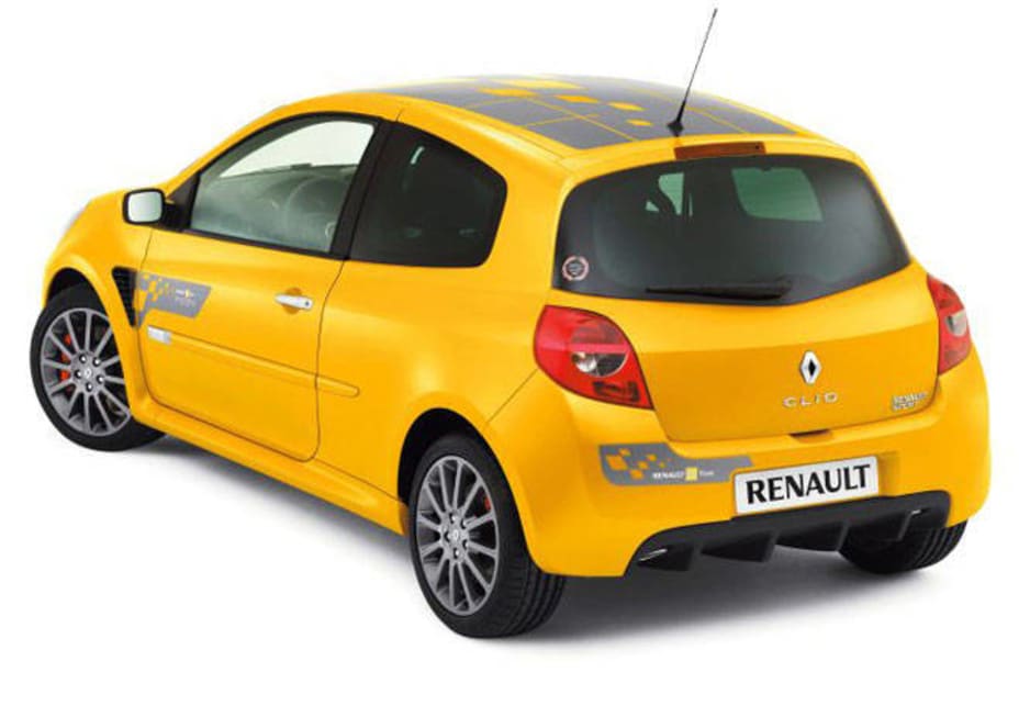 Clio Renault Sport F1 Team R27 review