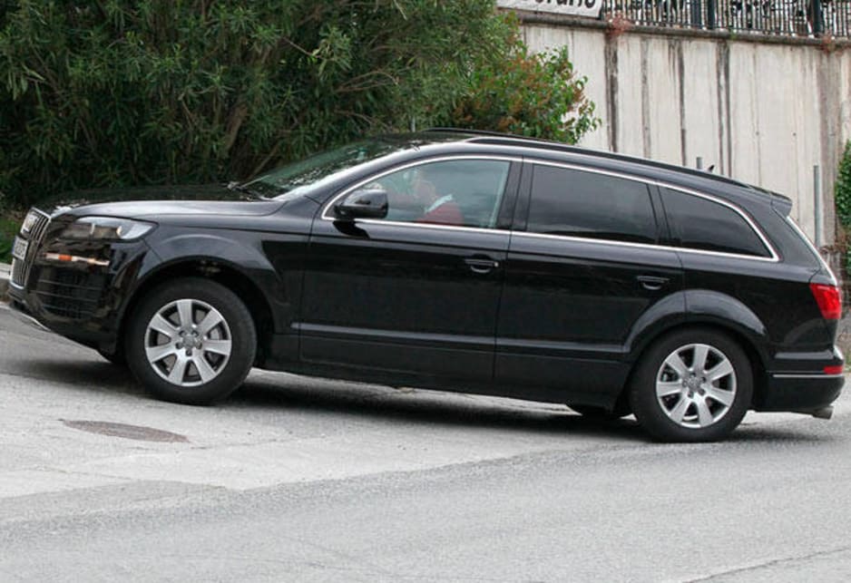 Audi Q7 spy shot.