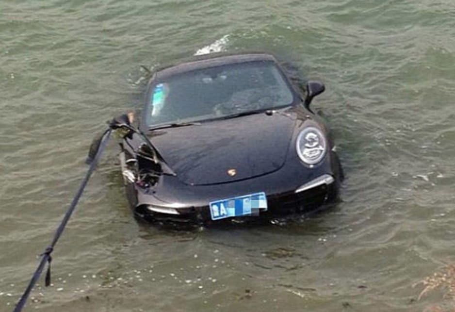 Man Crashes Porsche 911 Into Lake Car News Carsguide