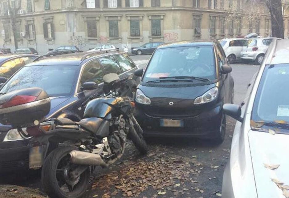 People Urged To Tweet Dob Bad Parkers Car News Carsguide