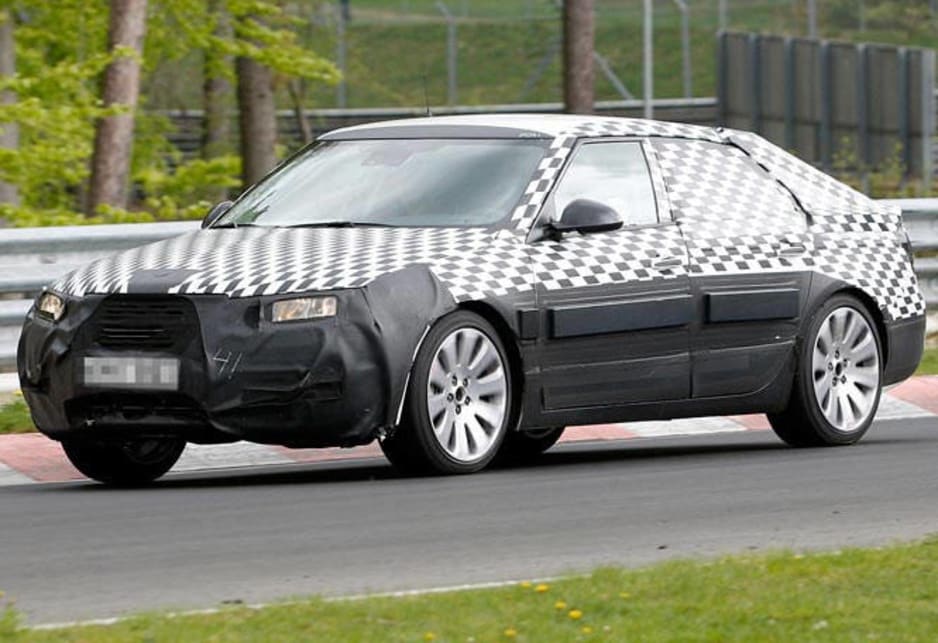 saab 9-5 spy shot (picture by Carparazzi)