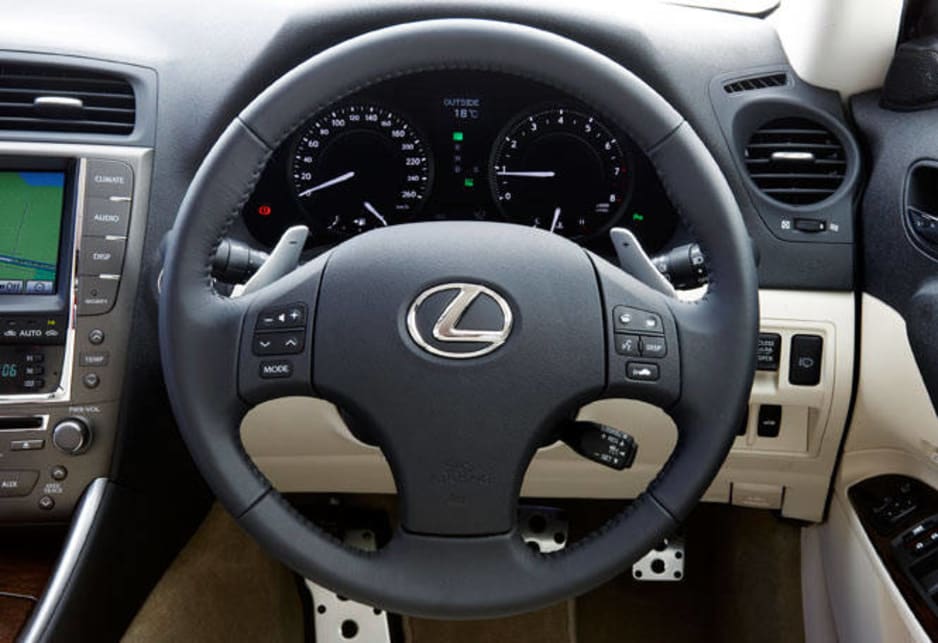 Lexus IS 250C Sports Luxury interior