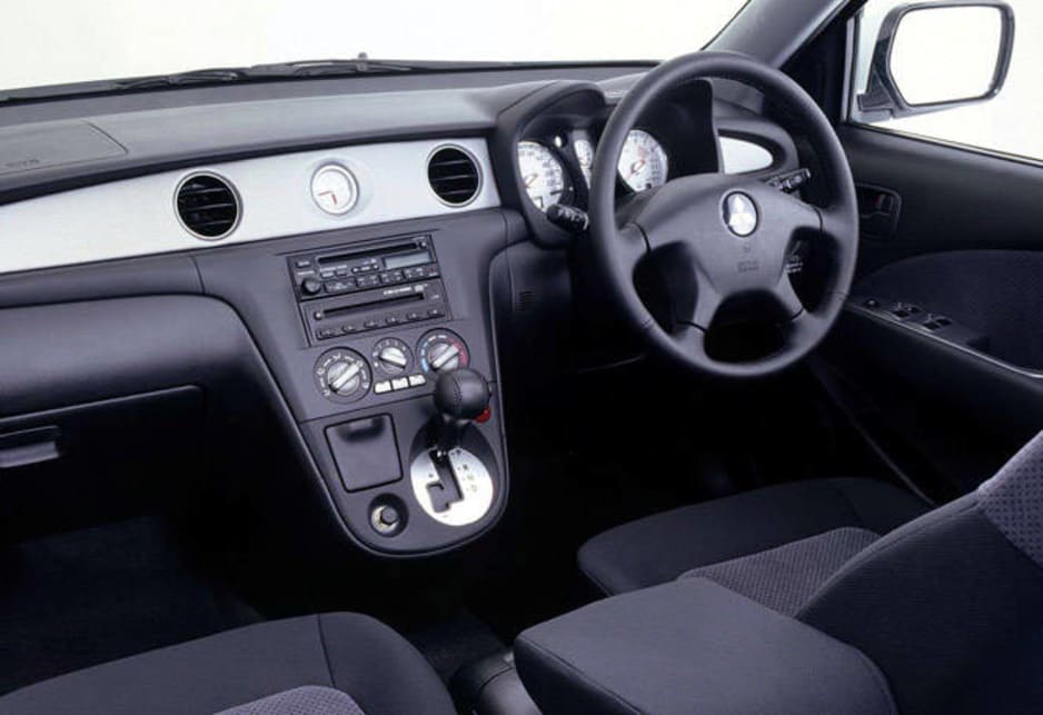 2003 Mitsubishi Outlander LS