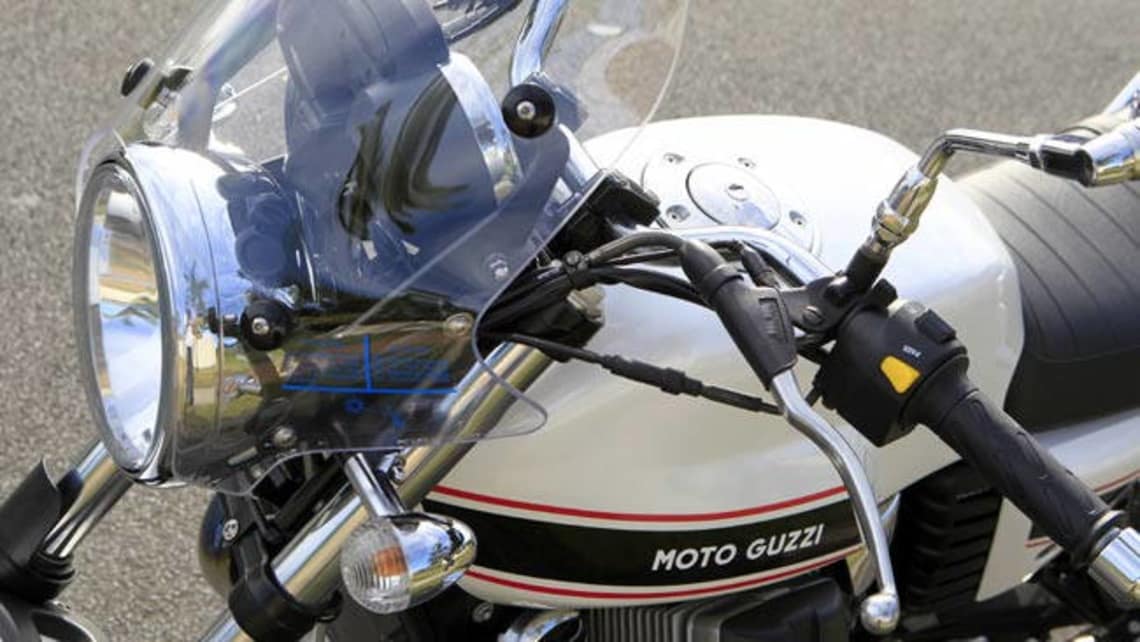 Moto Guzzi V7 Classic with modern appeal - Car News | CarsGuide