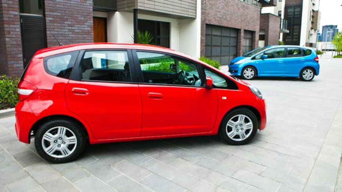 Honda jazz plug hot sale in