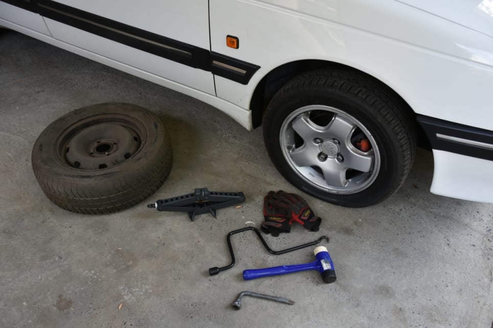What you'll need to change your tyre.