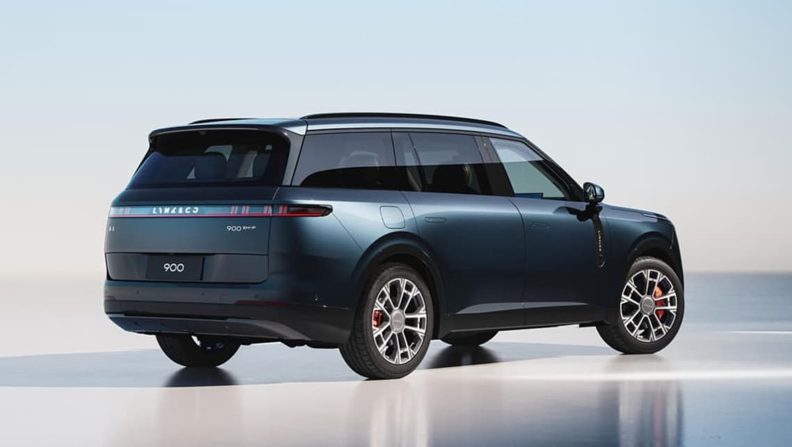 2025 Lynk & Co 900