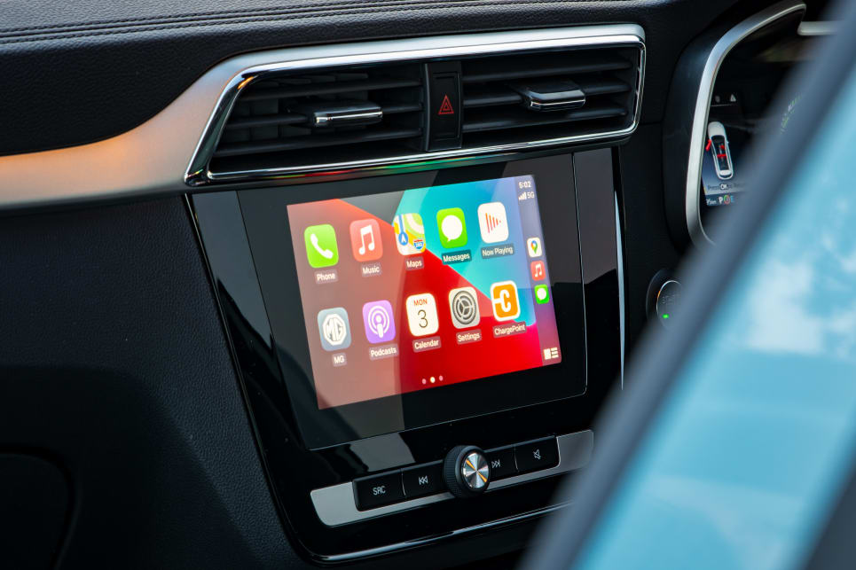 The MG ZS EV gets an 8.0-inch multimedia touchscreen with Apple CarPlay and Android Auto connectivity.