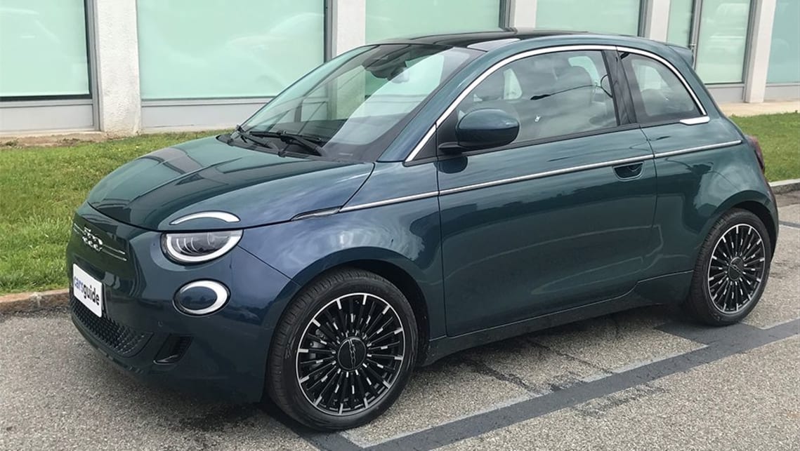 Fiat 500e top