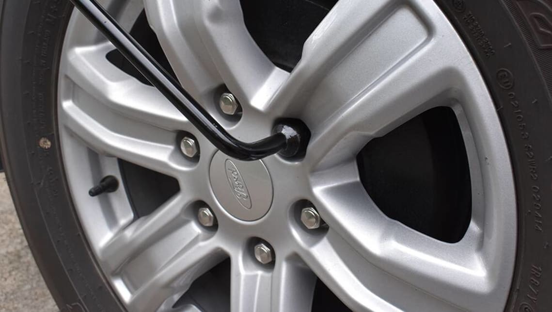 Wheel nuts, torque settings and over-tightening: Spare tyre change, tighten  wheel nuts correctly