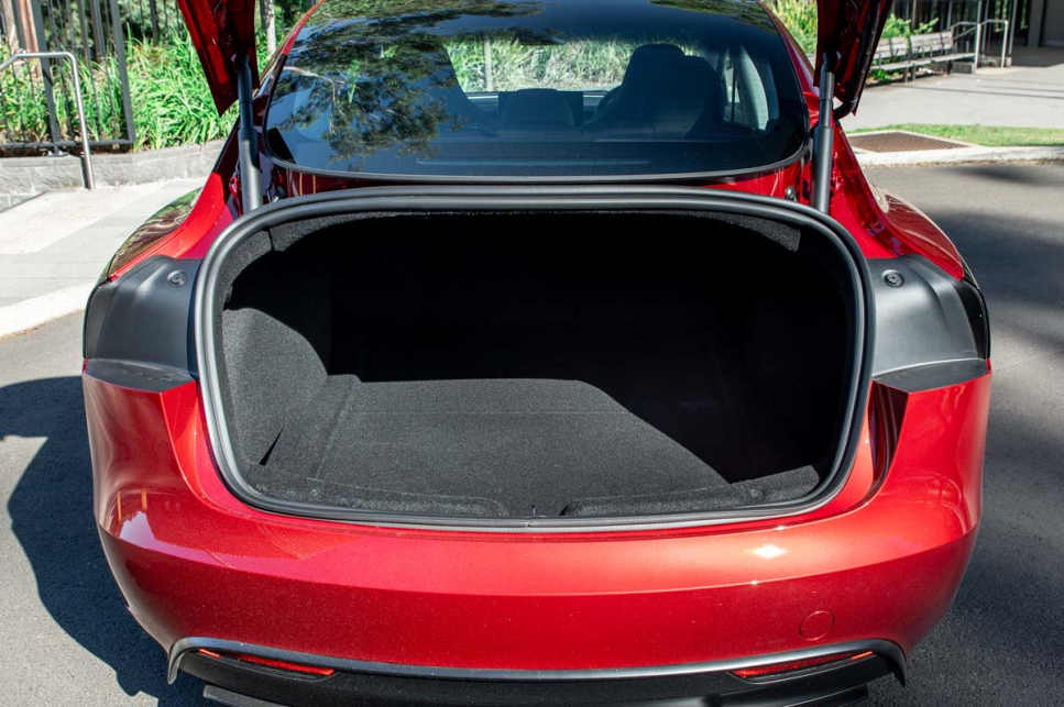 2024 Tesla Model 3 Performance I Boot
