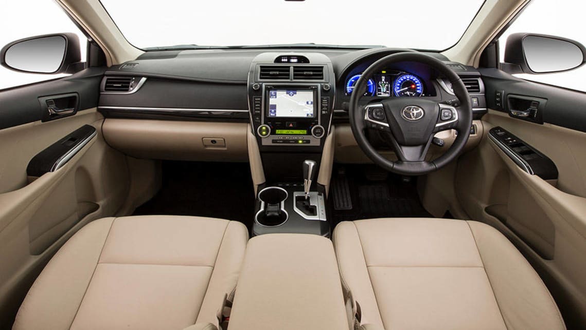 2019 Toyota Camry Hybrid Interior (EU Spec) - YouTube