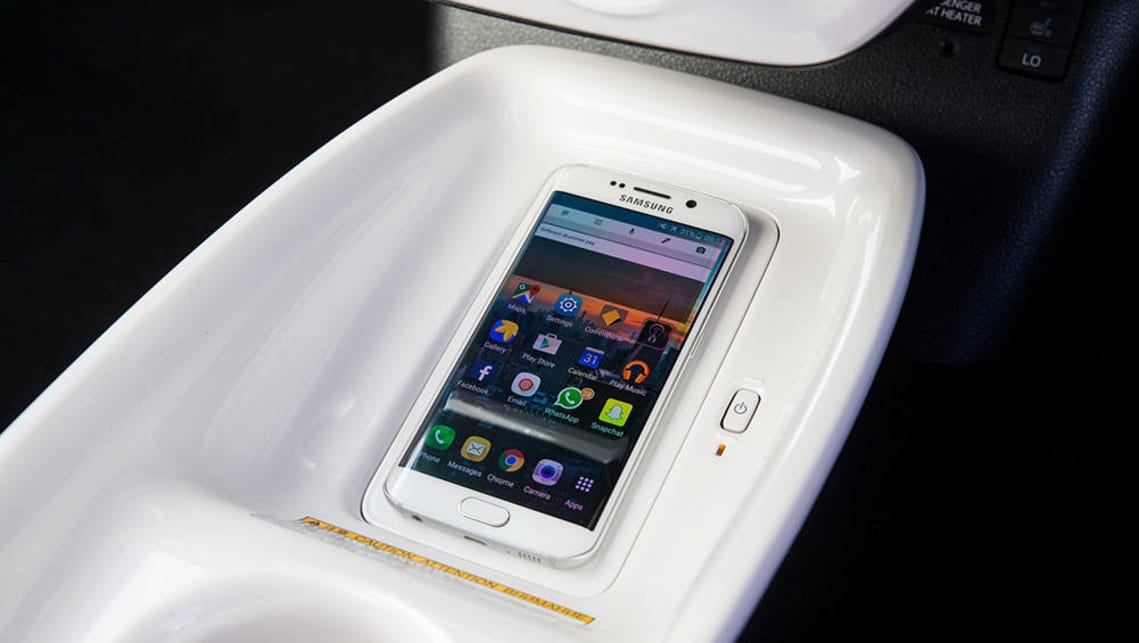 2016 Toyota Prius Qi smartphone charge pad
