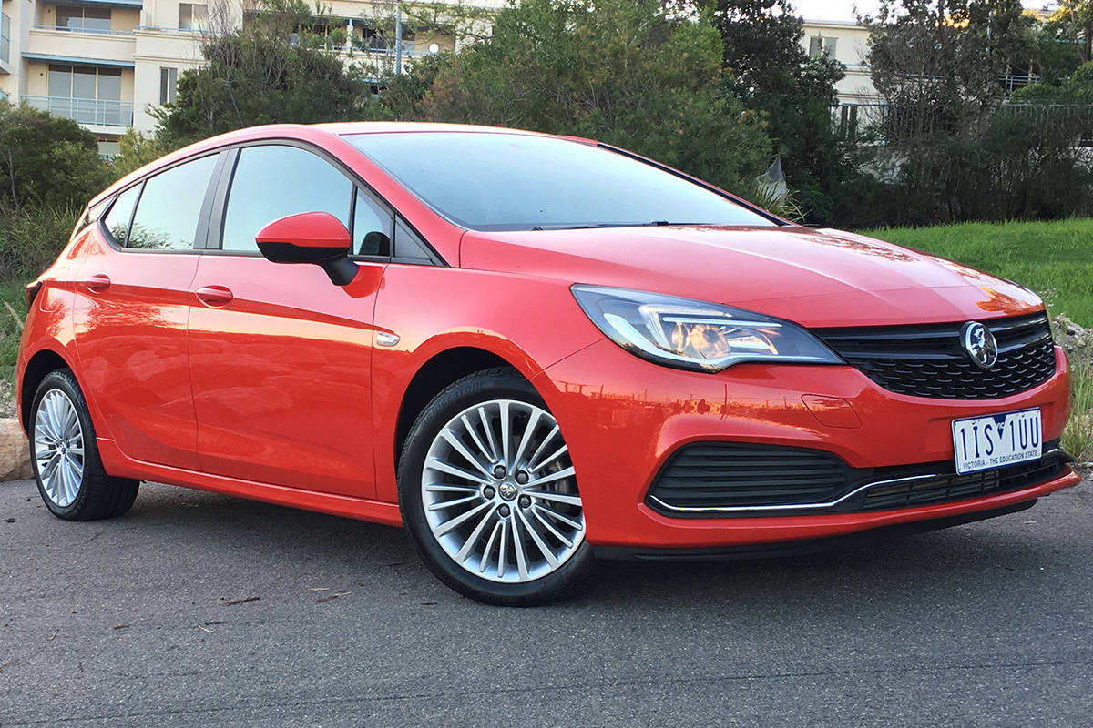 Holden Astra R hatch 2017 review CarsGuide