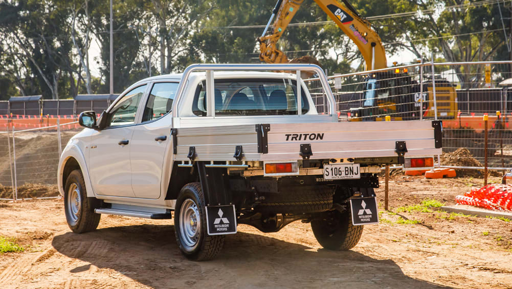 Mitsubishi Triton cab chassis scores reversing camera for 2017 Car