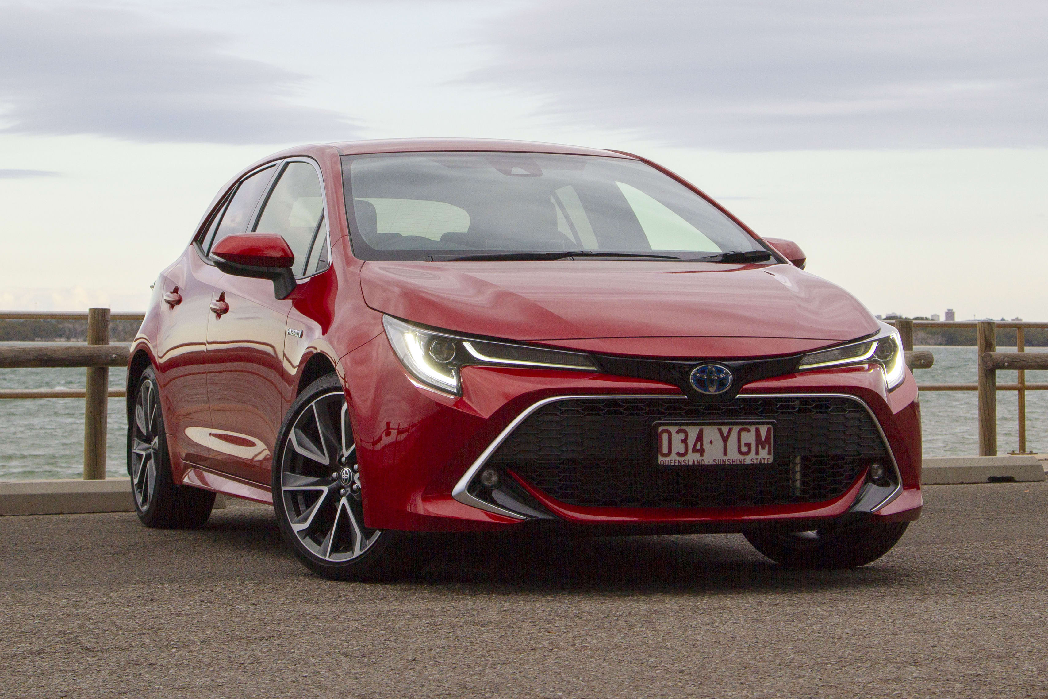 Toyota corolla shop hybrid 2018 price