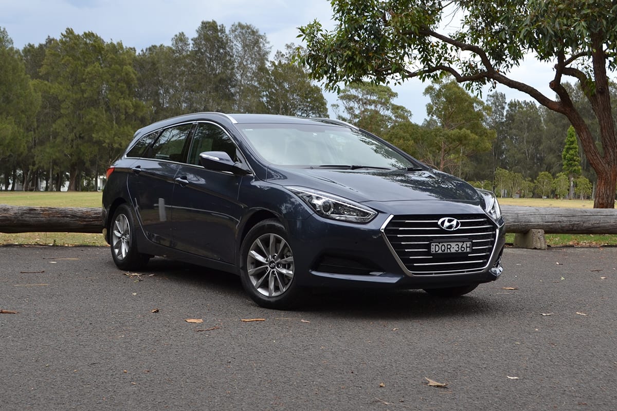 Hyundai i40 2018 review CarsGuide