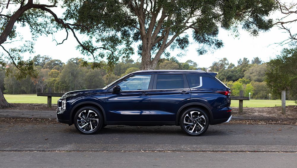 Mitsubishi Outlander ES 2022 assessment: snapshot – Does the bottom mannequin SUV include seven seats?