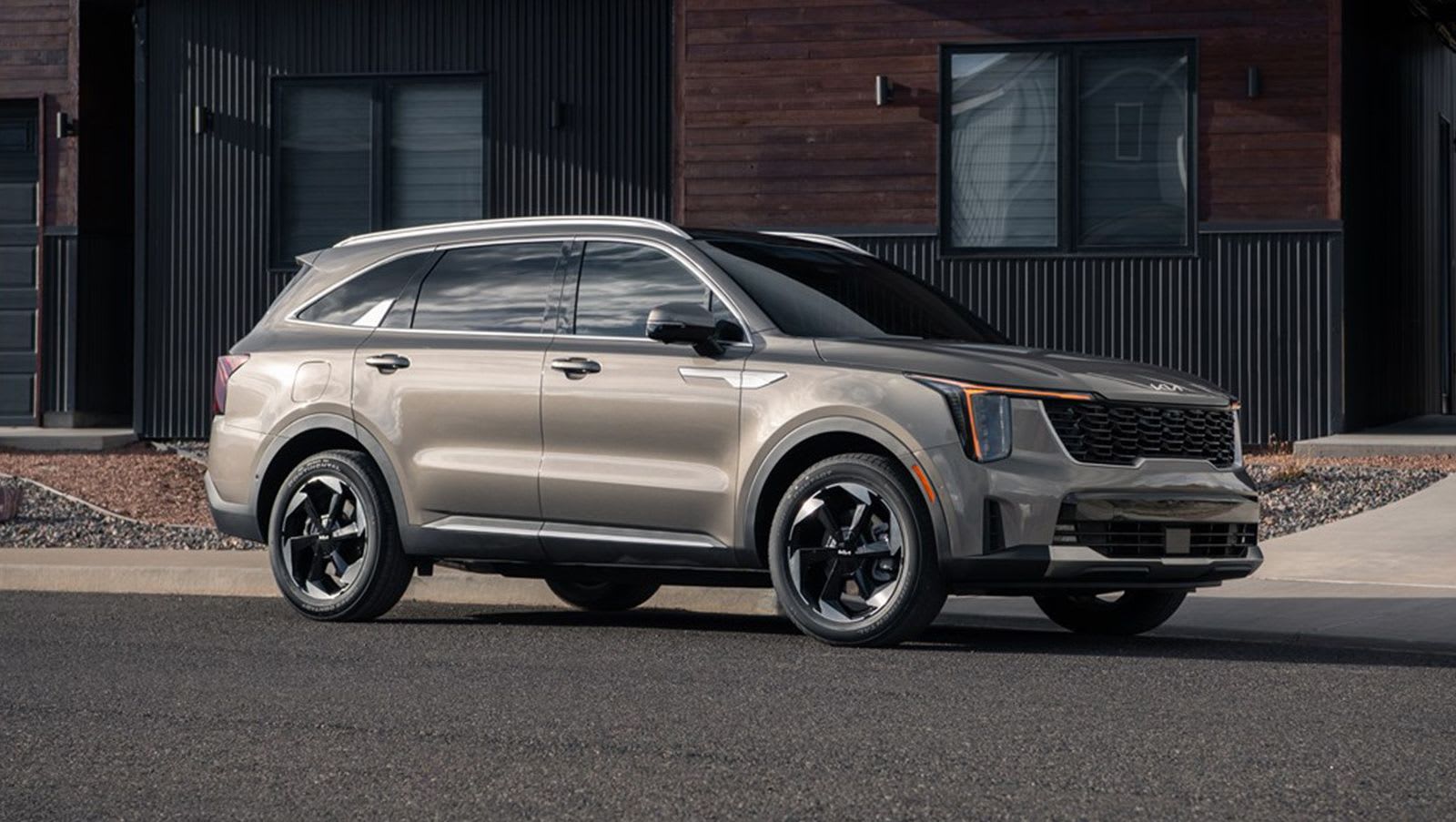 Popular family SUV hit with substantial price rise. 2025 Kia Sorento