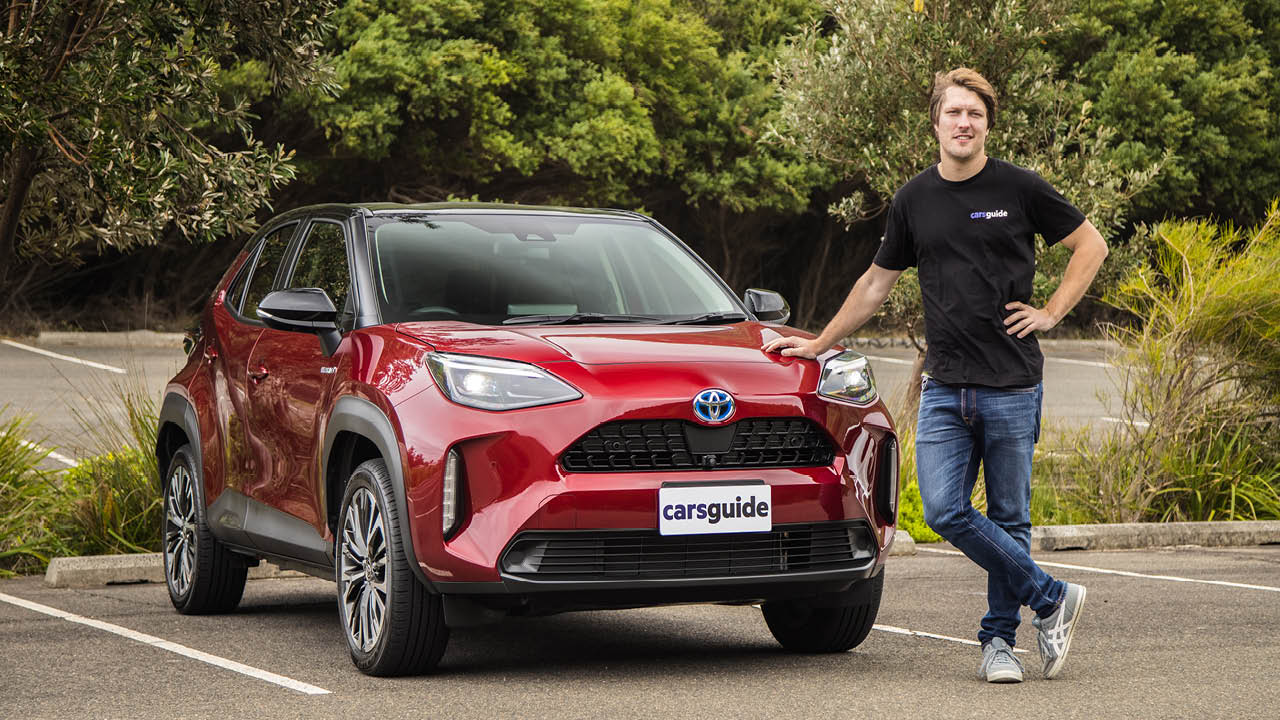 Toyota yaris cross hybrid 2021 review deals