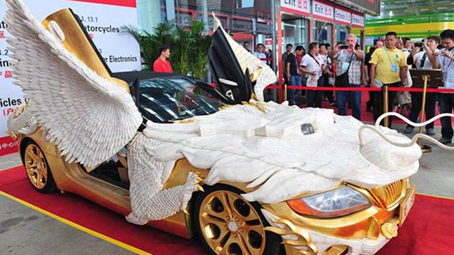 Get Wallpaper Bmw Z4 Turned Into Gold Chinese Dragon Car News Carsguide For Android Free