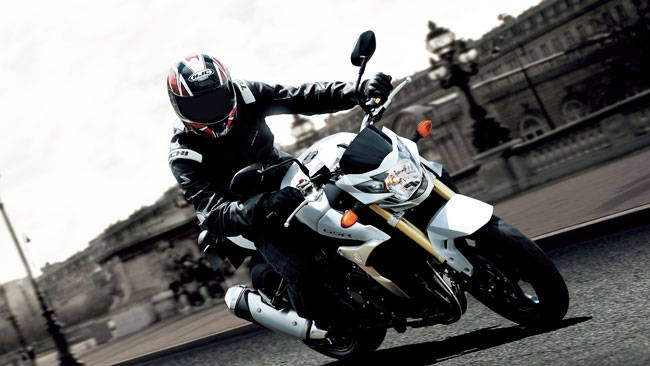 Фото на аву мотоцикл Suzuki GSR750 Breaks Cover - Car News CarsGuide