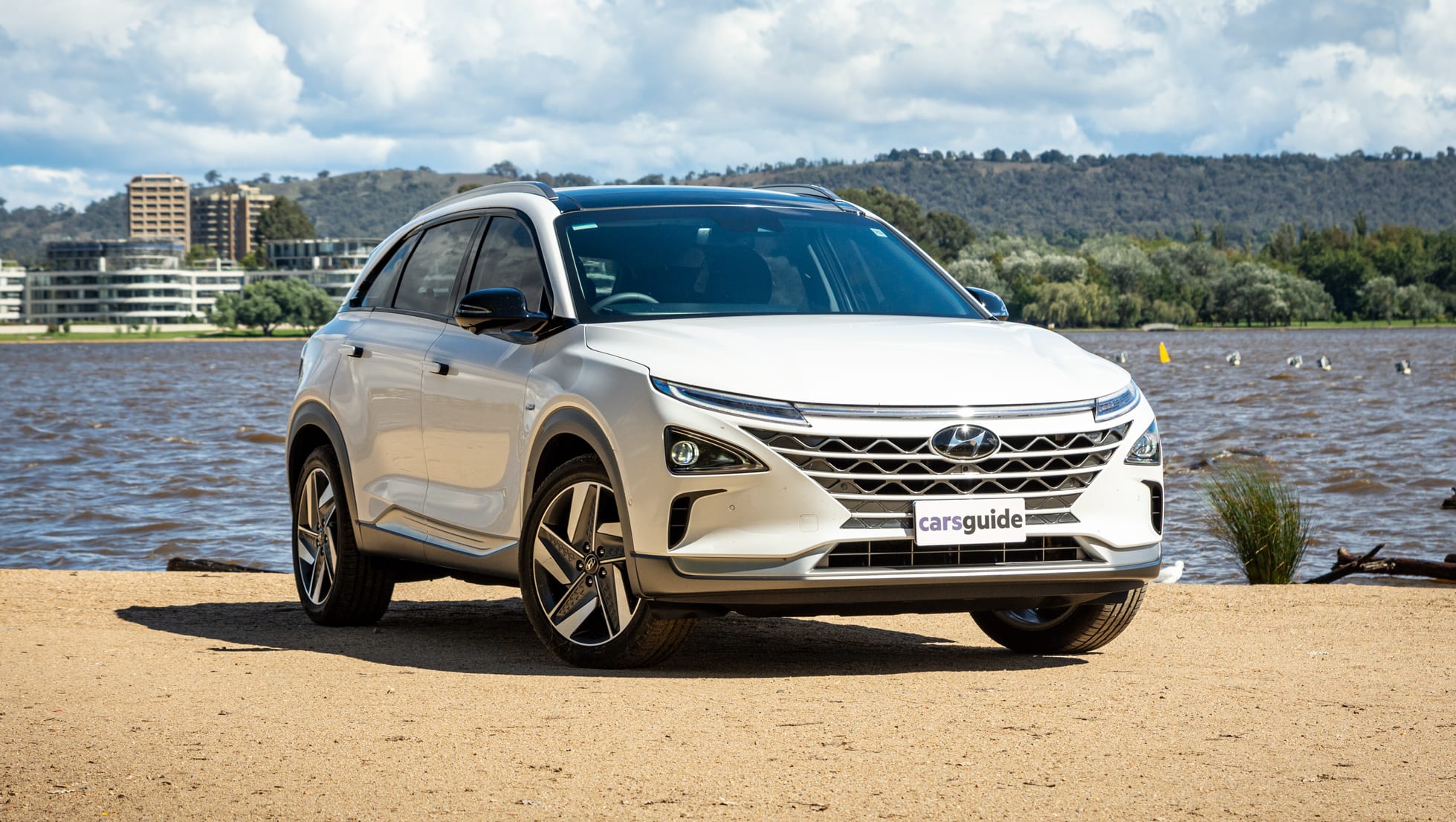 Hyundai nexos store