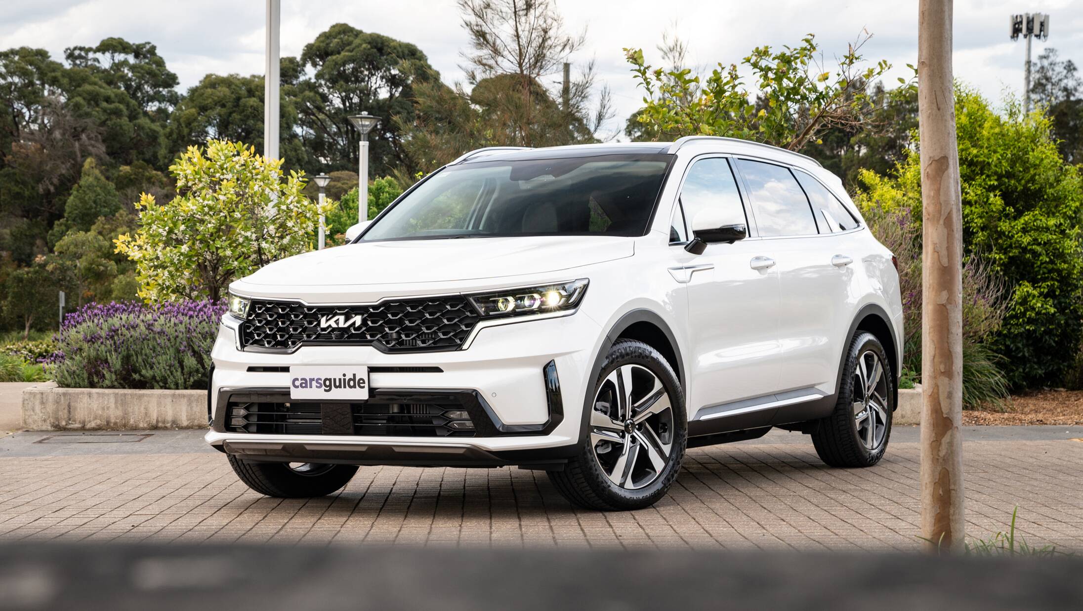 2022 Kia Sorento price and features Toyota Kluger Hyundai Santa
