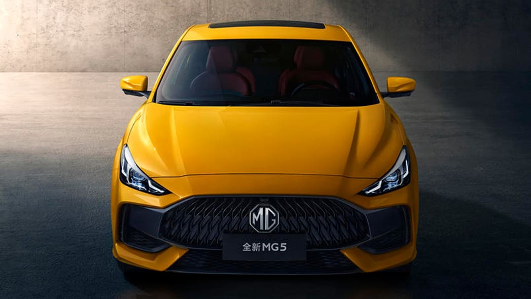 New MG5 2021: Chinese brand wants Hyundai i30 and Toyota Corolla sedan ...