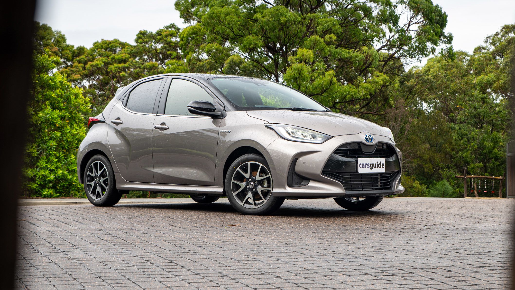 Toyota yaris store hybrid 2021 style