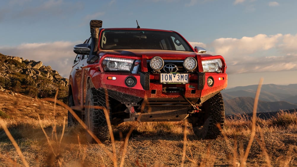 Toyota hilux deals sr5 accessories