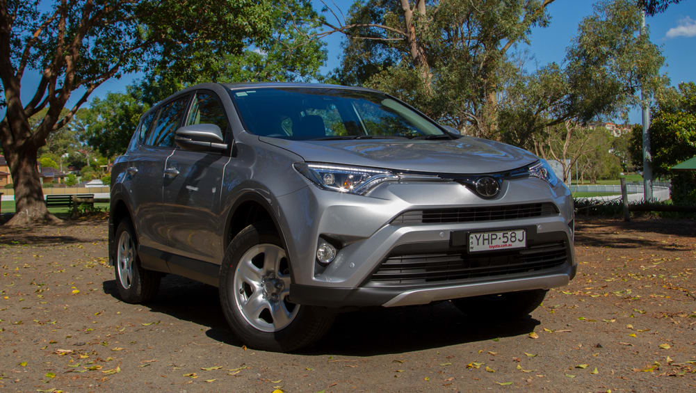 Toyota RAV4 GX 2018 review | CarsGuide